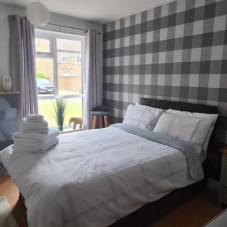 4-5 Bedroom 2 Bath Mobility Accessible * Guisborough
