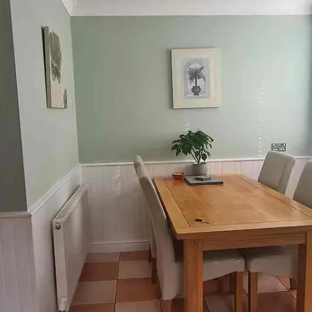 Tatil Evi 4-5 Bedroom 2 Bath Mobility Accessible