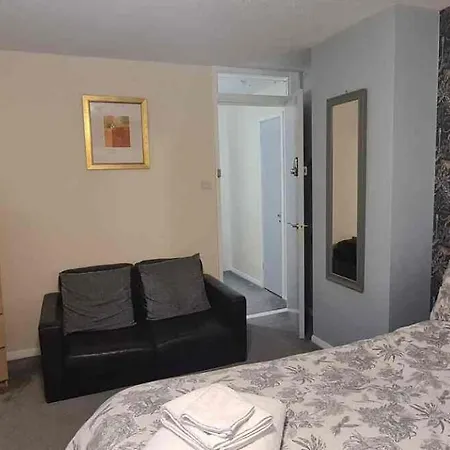 4-5 Bedroom 2 Bath Mobility Accessible Tatil Evi *